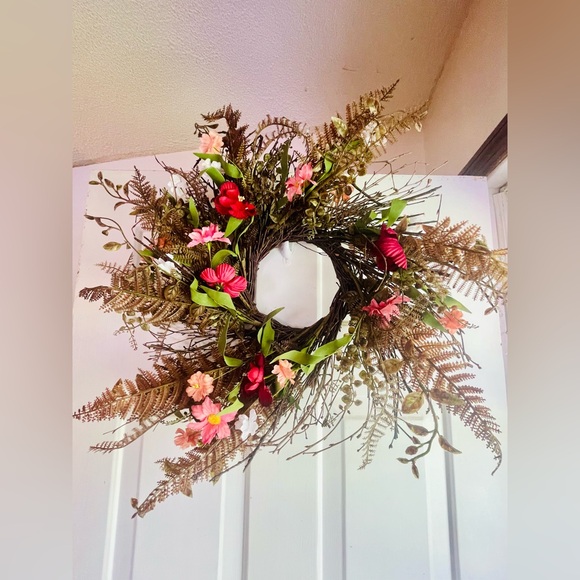 Pink Gardenia Wreath, 24” - Picture 10 of 12